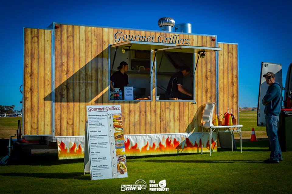 Gourmet-Grillerz-Trackfest-the-bend-02.jpg
